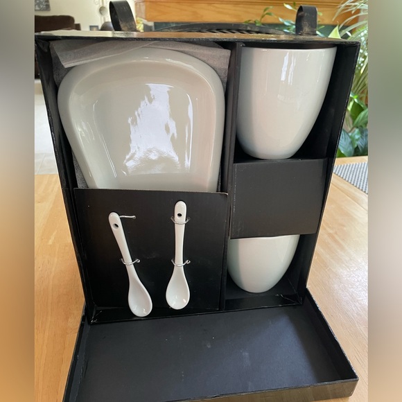 New in box 2 coffee cups & 2 plates & spoons. dessert, snacks, appetizers- - Picture 6 of 6